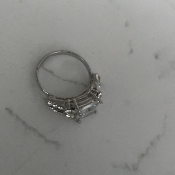 Adjustable ring size 7 - Picture 2 of 2